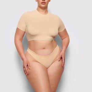 NWT SKIMS Fits Everybody Super Cropped Tee Size 3X Sand